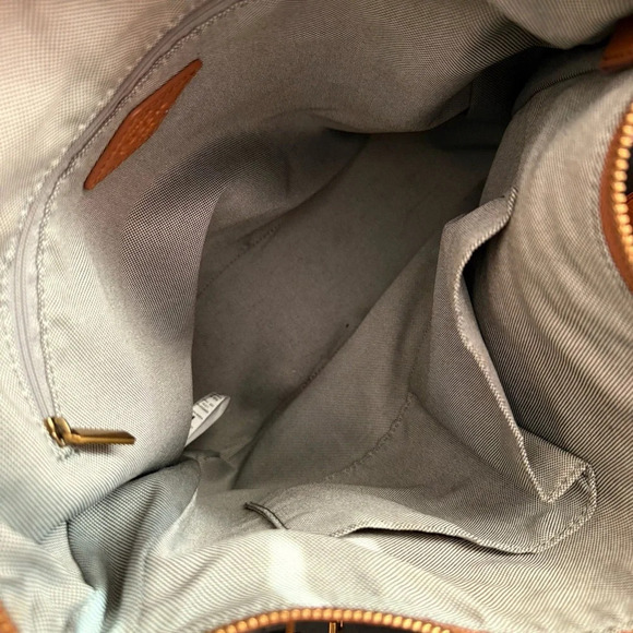 Fossil Jolie’s Hobo Bag - Picture 14 of 15